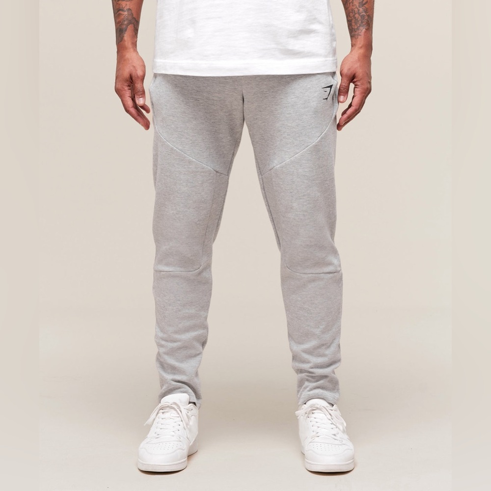 Gymshark‎ INTERLOCK TECH JOGGERS Slim Fit Gray Size M